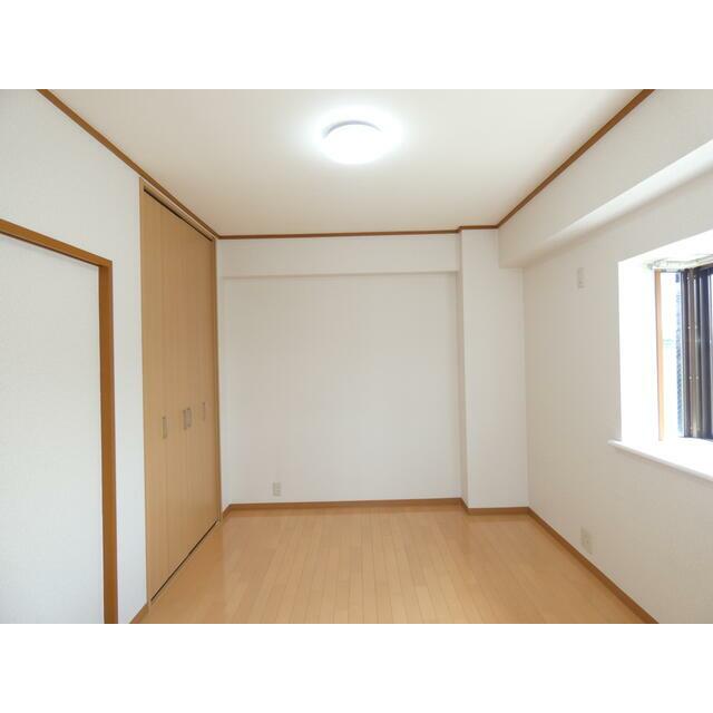 神奈川県平塚市老松町 ベッドルーム