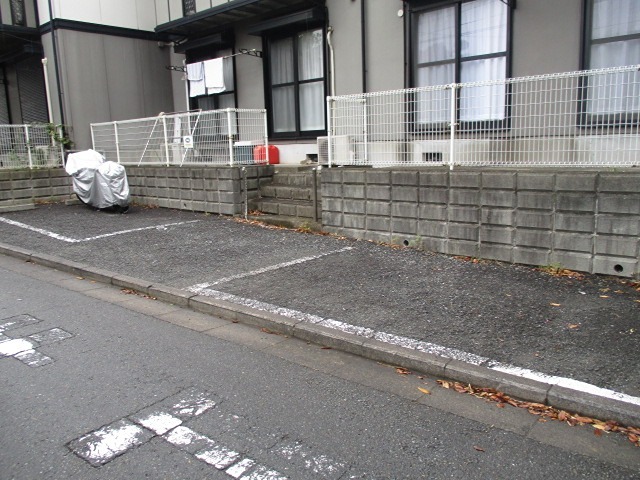 リヴェールⅠ 駐車場
