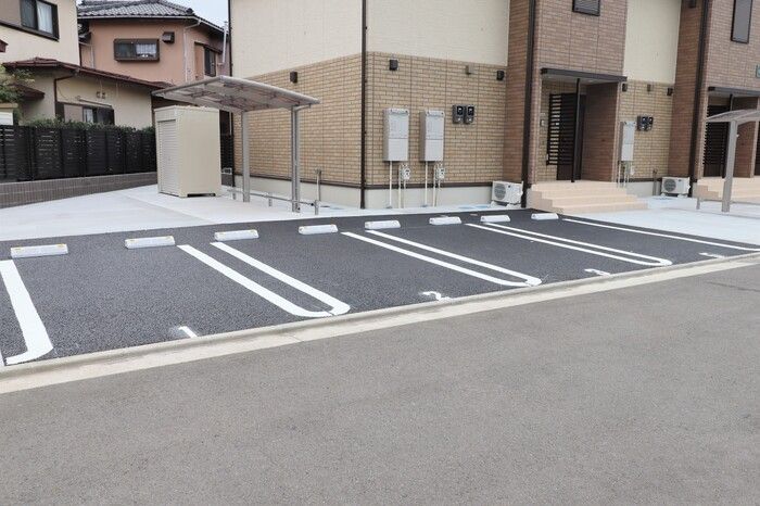 クレール湘南台V　A 駐車場