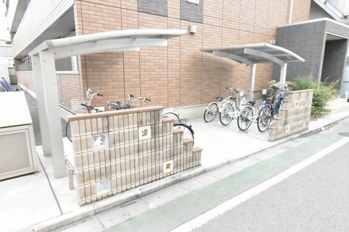 ワイズハウス 駐車場