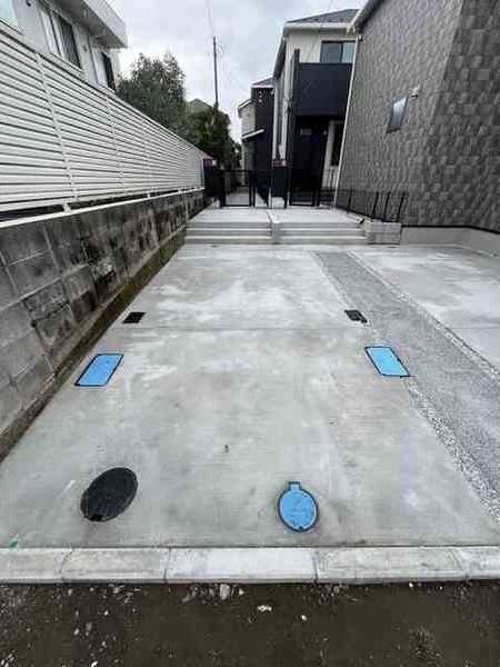 片瀬海岸戸建 B棟 駐車場