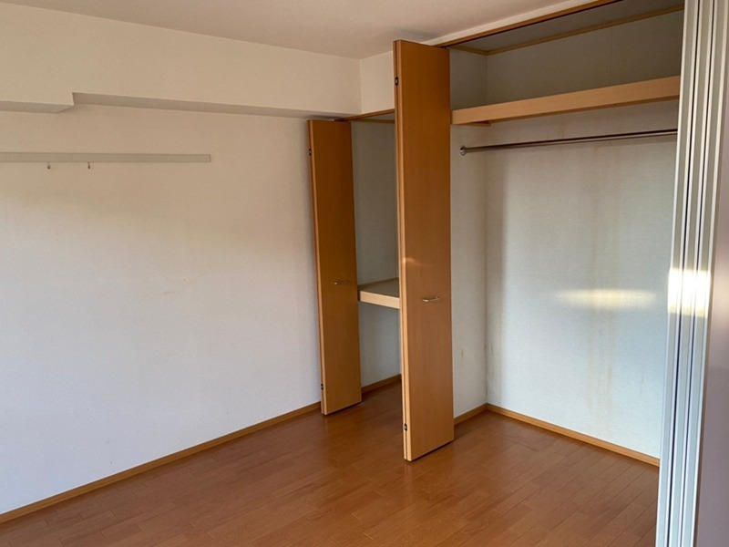 コンフォールいずみ中央 収納