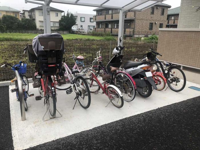 ファミール 駐車場