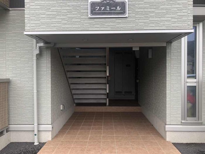 ファミール エントランス