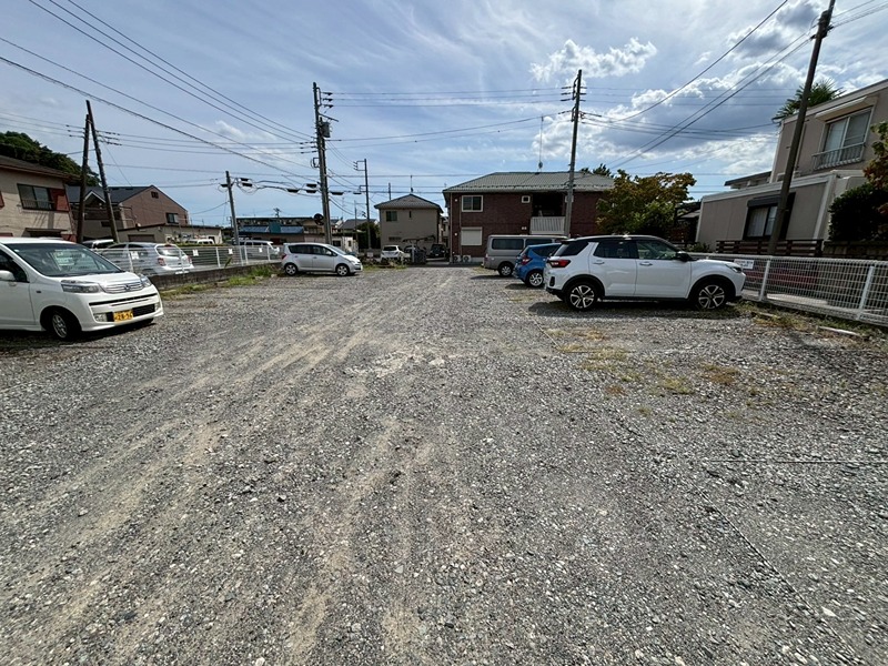 ジ・アパートメント下堀 駐車場
