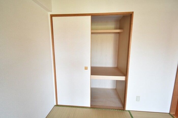ベルシャイン厚木 収納