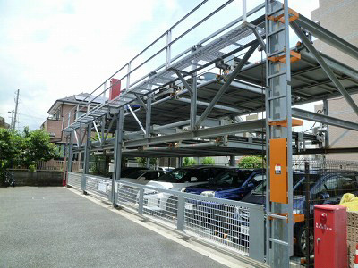 ベルシャイン厚木 駐車場