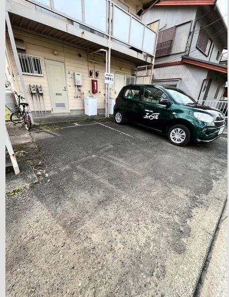 神奈川県横浜市戸塚区品濃町 駐車場