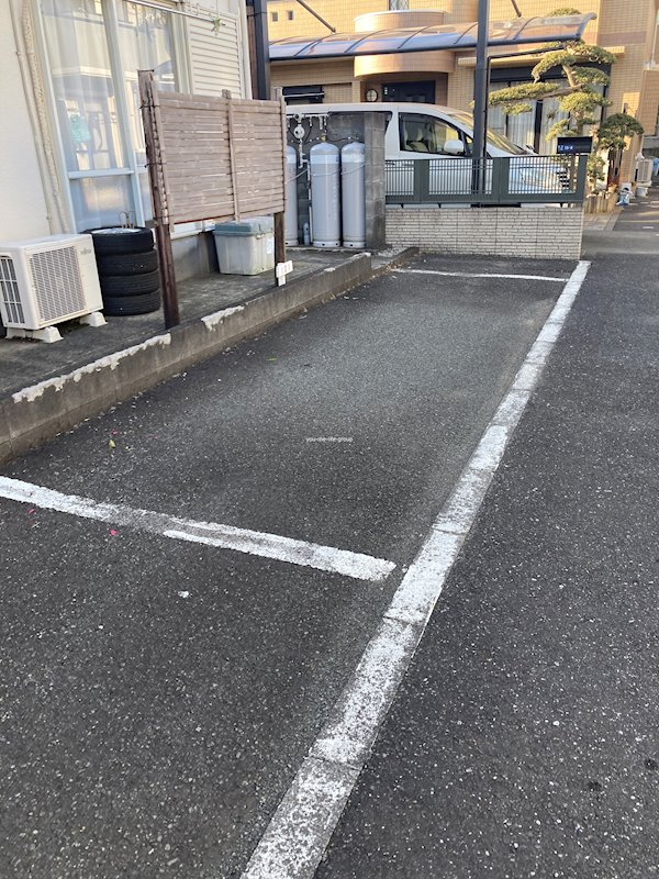 THアルファー 駐車場