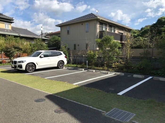 セジュール本覚寺 駐車場