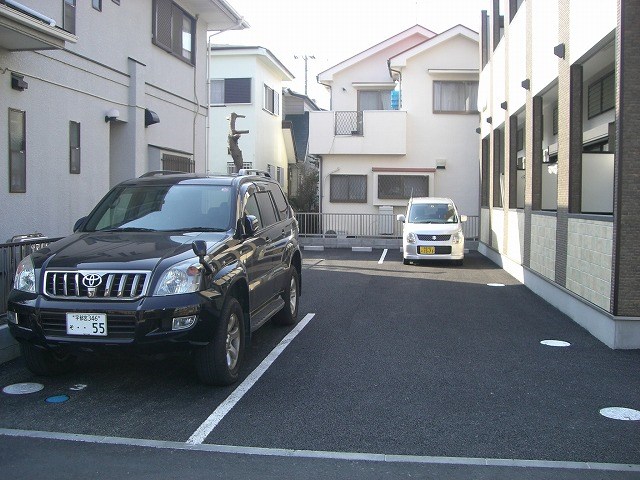 アンバーレジデンス 駐車場
