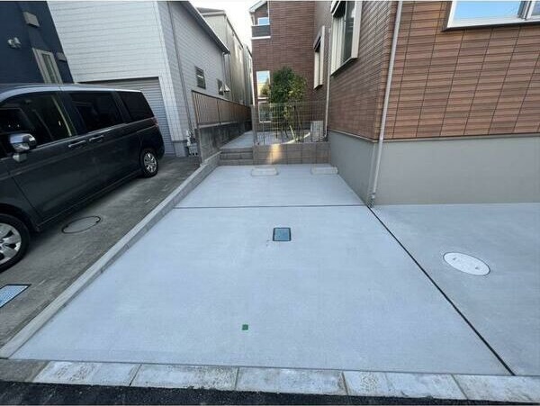 湘南マナーハウス8　B棟 駐車場