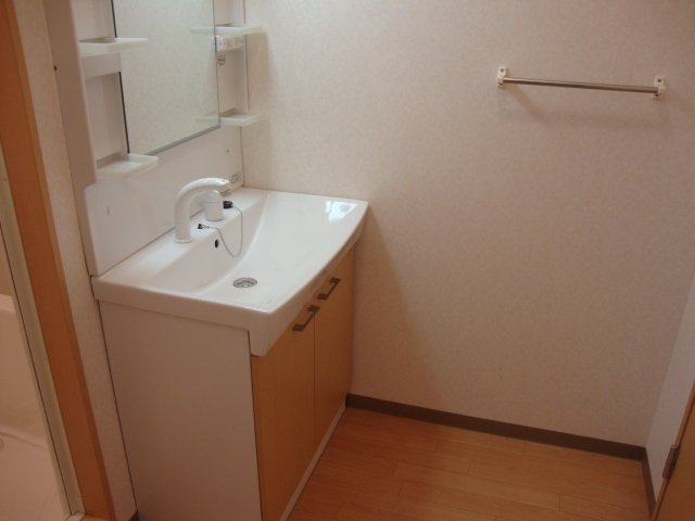 ラビエール鎌倉 洗面所