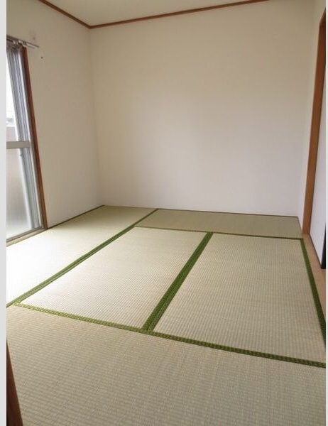 神奈川県茅ヶ崎市小桜町 リビング