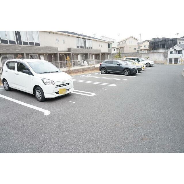 サラーム鎌倉Ⅰ 駐車場