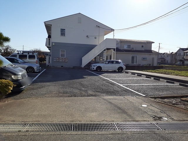 アクティブ小町 駐車場