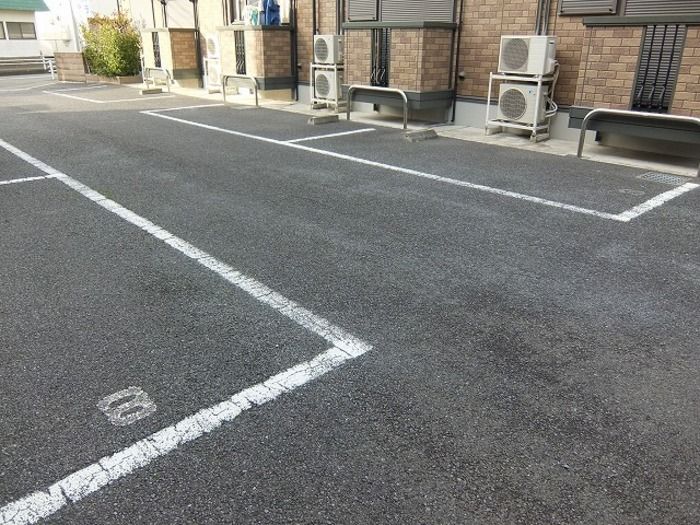 アゼリア 駐車場