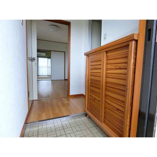 レターハイツ 玄関