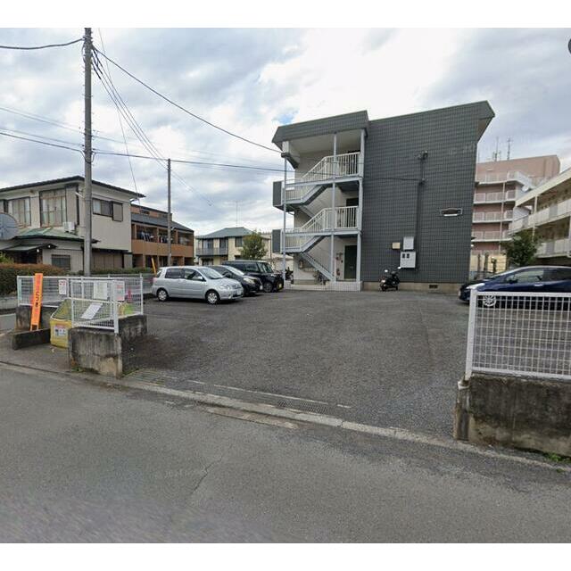 ヴィラパストラル 駐車場