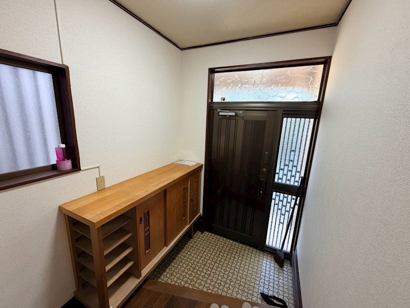 愛川角田戸建 玄関