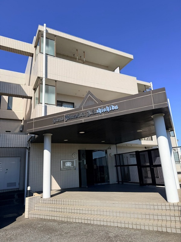 ライオンズマンション愛甲石田 エントランス