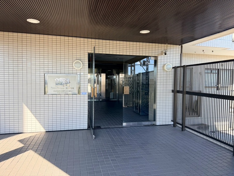 ライオンズマンション愛甲石田 エントランス
