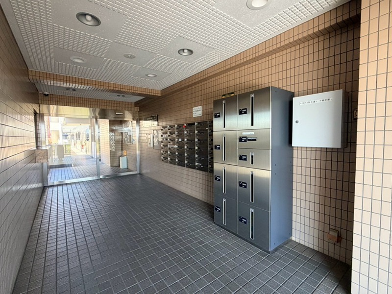ライオンズマンション愛甲石田 ロビー