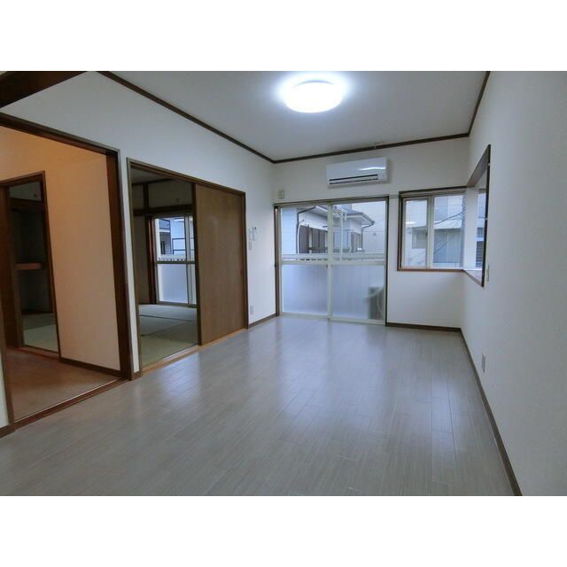 第1ロイヤルコーポの写真3