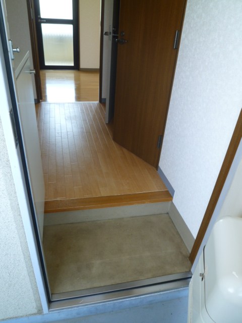 メイビル・厚木 玄関