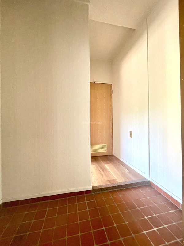 ヴィラナリー袋井 玄関