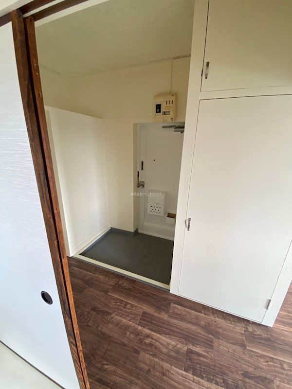 ヴィラナリー門司 玄関