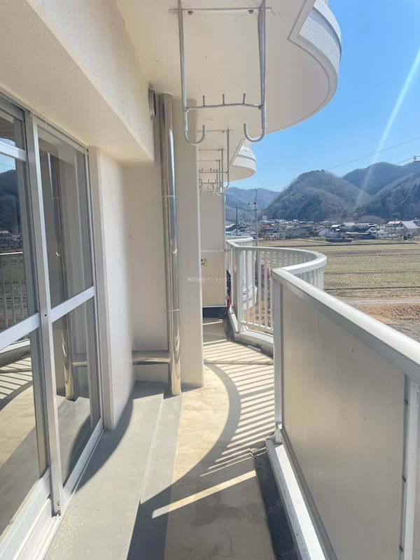 ヴィラナリー英田 ベランダ