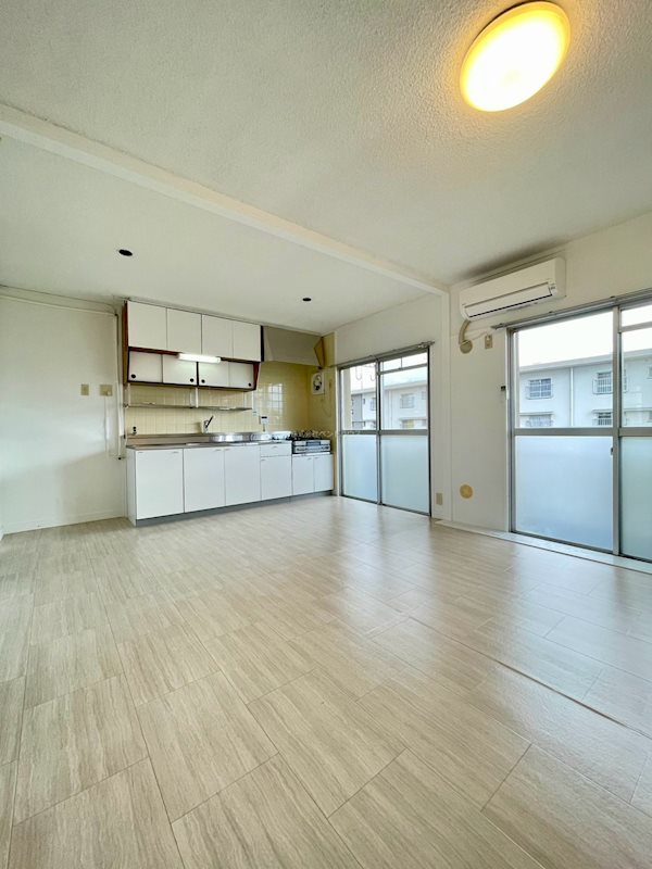 ヴィラナリー屋島 リビング