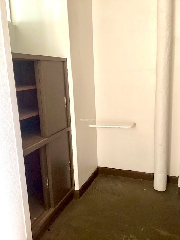 ヴィラナリー折戸 玄関