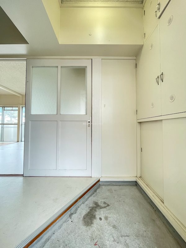 ヴィラナリー菅内 玄関