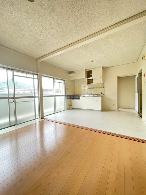 ヴィラナリー菅内 リビング