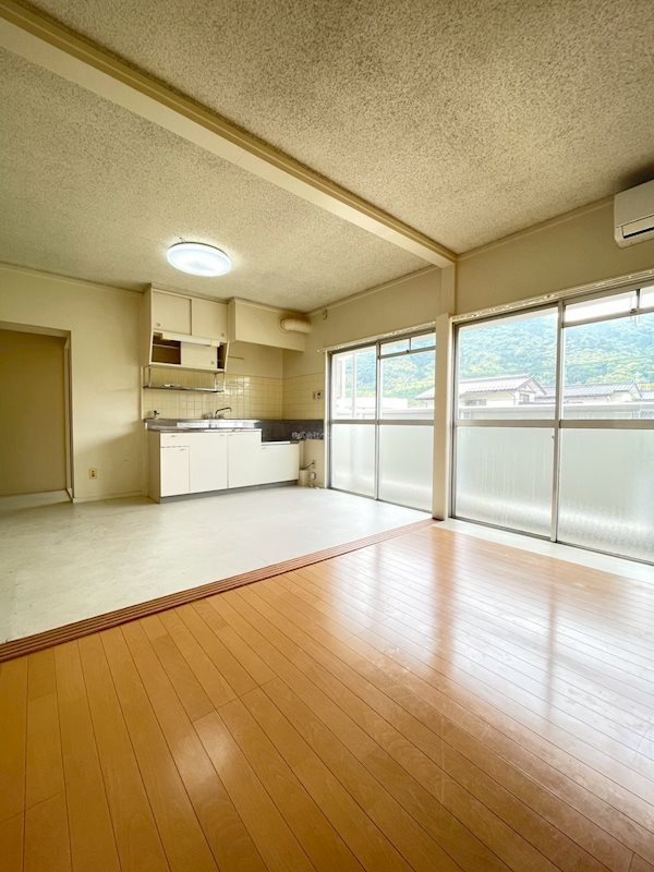 ヴィラナリー菅内 リビング