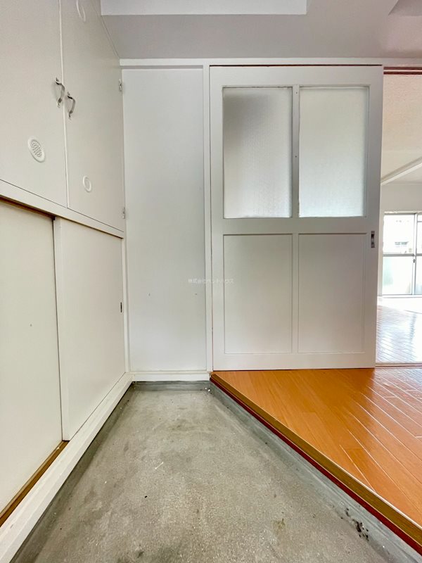 ヴィラナリー菅内 玄関