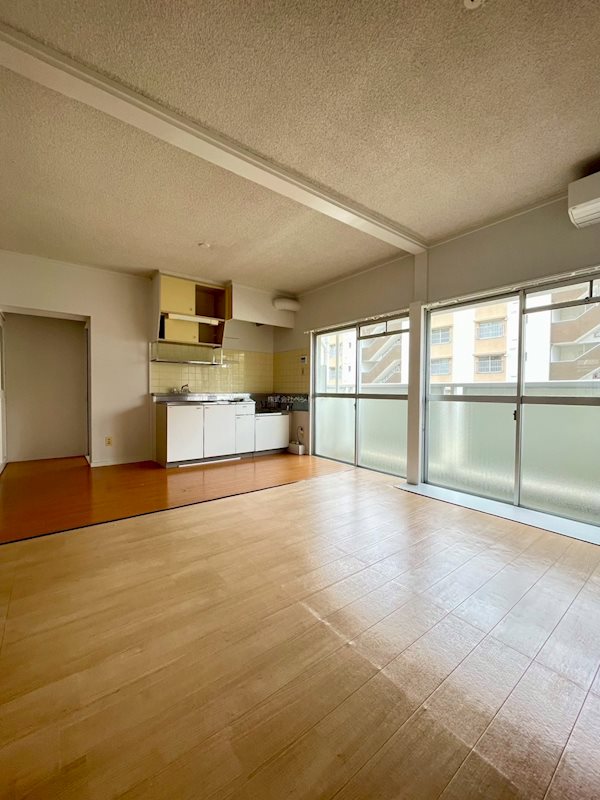 ヴィラナリー菅内 リビング