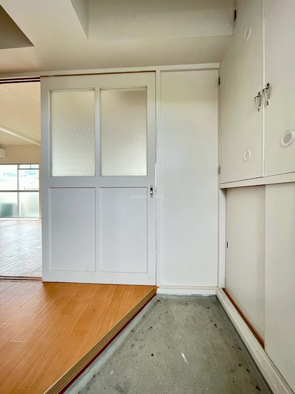 ヴィラナリー菅内 玄関