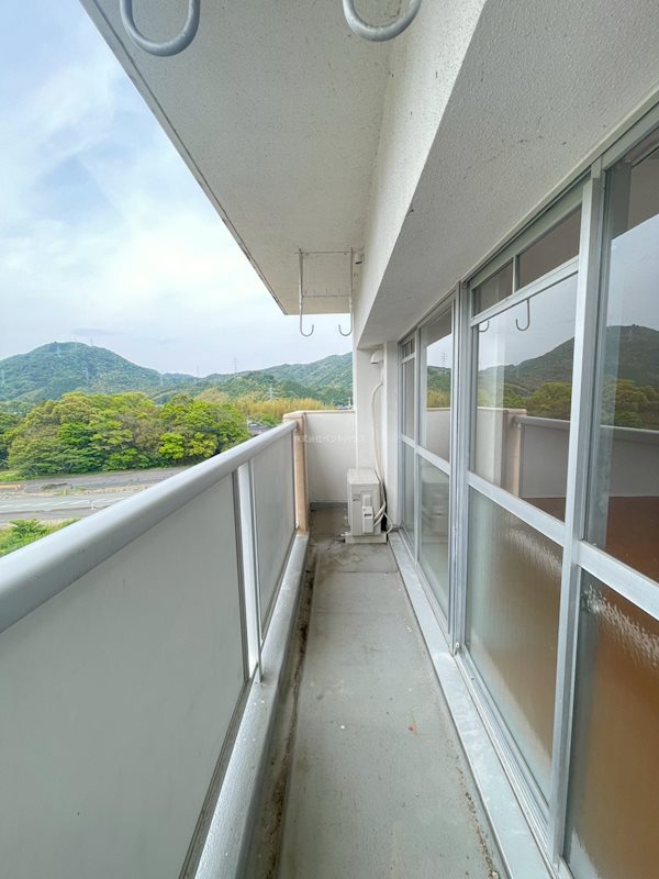 ヴィラナリー菅内 ベランダ