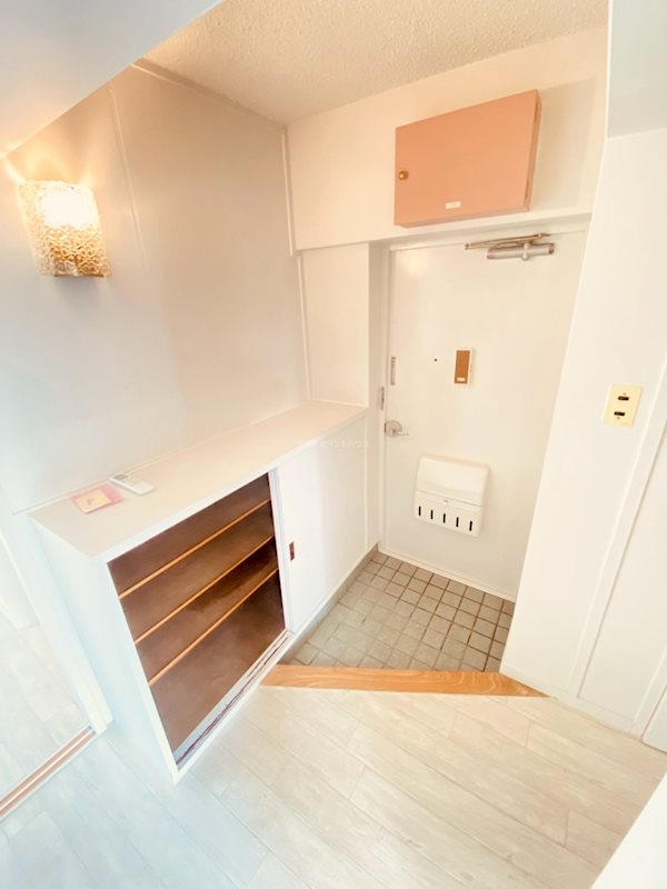 ヴィラナリー三条Ⅱ 玄関