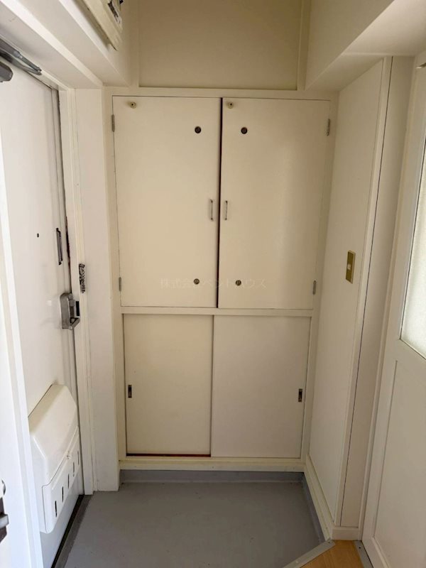 ヴィラナリー菅谷 玄関