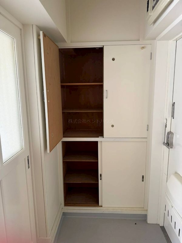 ヴィラナリー菅谷 玄関