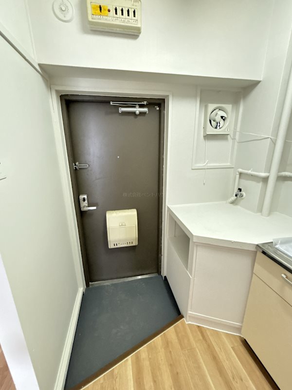 ヴィラナリー切川 玄関