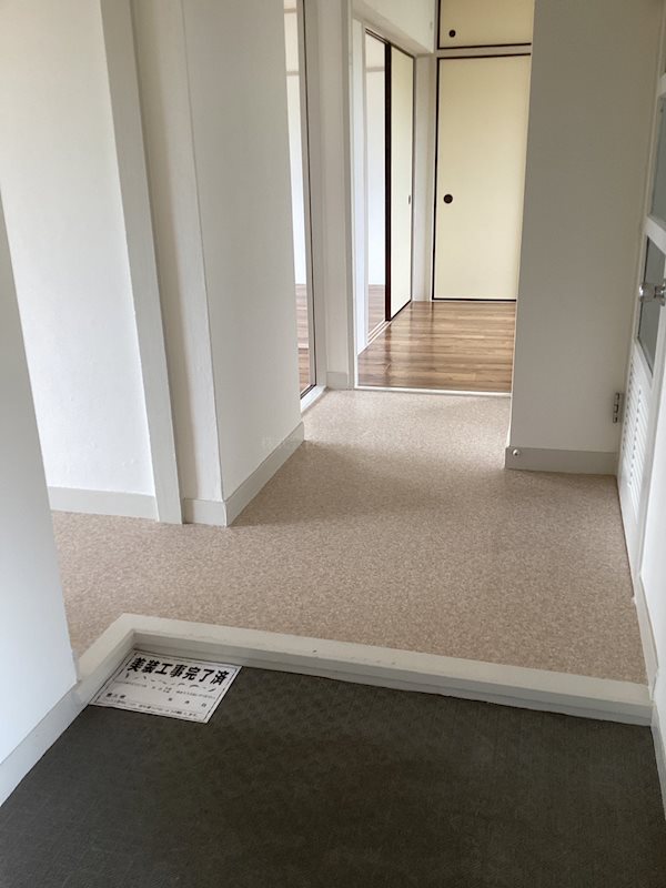 ヴィラナリー千代田 玄関