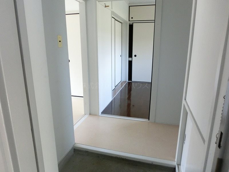 ヴィラナリー本郷 玄関