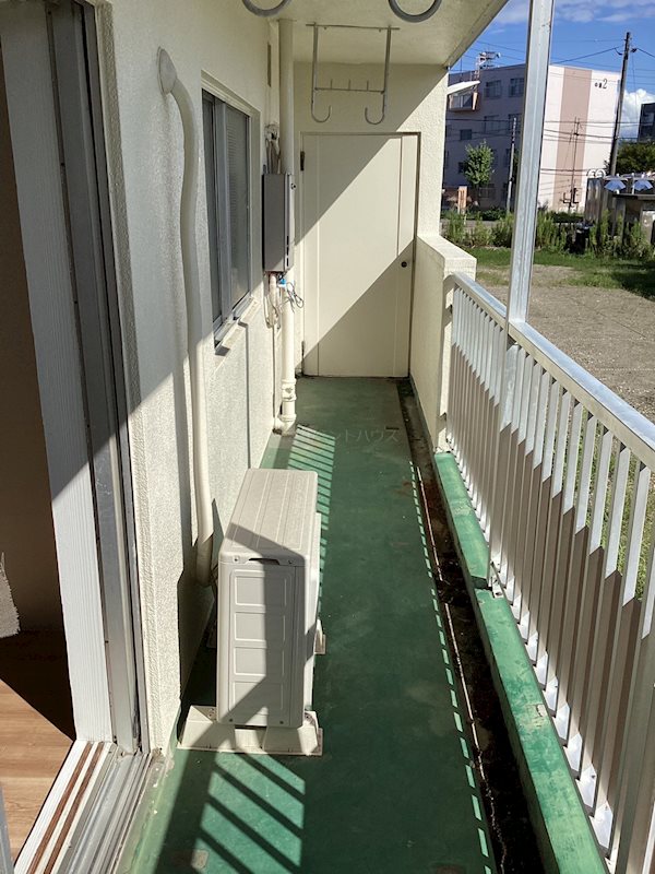 ヴィラナリー上越Ⅱ ベランダ