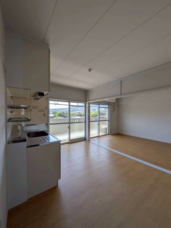 ヴィラナリー御所 リビング