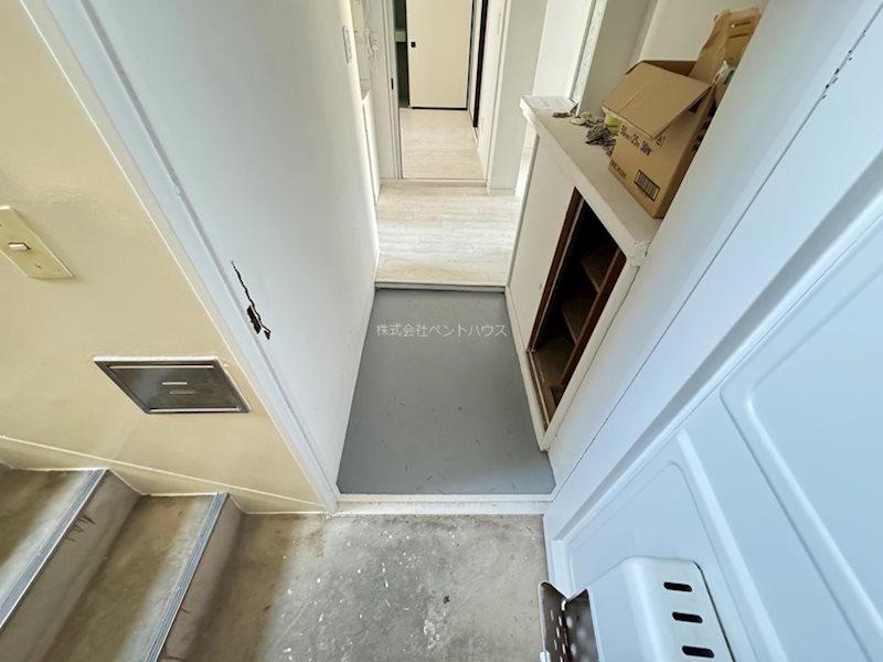 ヴィラナリー新発田 玄関